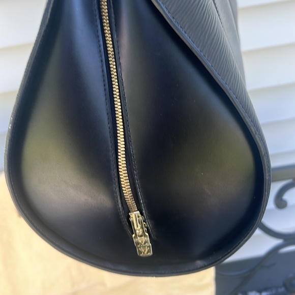 Louis Vuitton GM Solferino epi bag🎉🎉Host Pick small bag not included - Picture 3 of 10